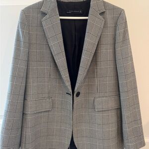 Zara Women’s Black and White Checkered Blazer - Size Large